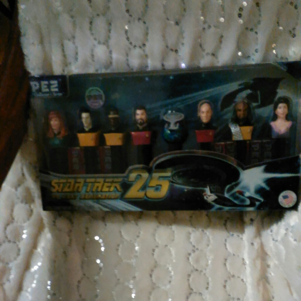 PEZ  Collectors  Set Star Trek Next Generation New sealed